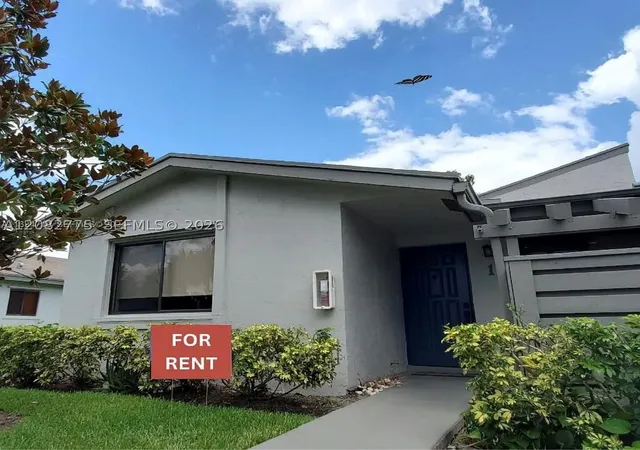 Photo 1 of Condo for sale at 445 Lakeview Dr #1, Weston, FL 33326 | MLS# A12082775 | Listing updated on 2026-09-04