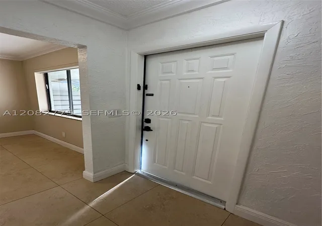 Photo 3 of Condo for sale at 445 Lakeview Dr #1, Weston, FL 33326 | MLS# A12082775 | Listing updated on 2026-09-04