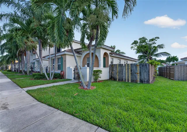 Photo 2 of Townhouse for sale at 1030 Ne 42nd Terrace, Homestead, FL 33033 | MLS# A12082518 | Listing updated on 2026-09-08