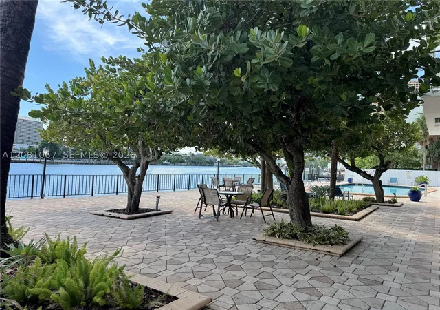 Listing Photo 2 - Condo for sale in building located at 10101 E Bay Harbor Dr, Bay Harbor Islands, FL 33154 - Unit #401