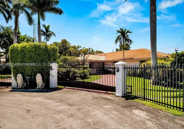Photo 2 of Single family home for sale at 7080 Sw 98th Avenue, Miami, FL 33173 | MLS# A12083386 | Listing updated on 2026-09-04