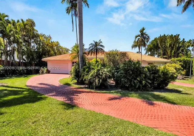 Photo 4 of Single family home for sale at 7080 SW 98th Avenue, Miami, FL 33173 | MLS# A12083386 | Listing updated on 2026-09-04