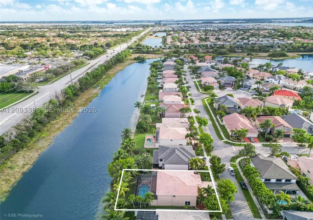 Photo 3 of Single family home for sale at 3181 Sw 173rd Terrace, Miramar, FL 33029 | MLS# A12083398 | Listing updated on 2026-09-03