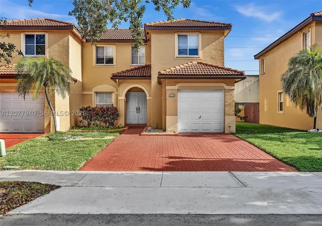 Photo 1 of Condo for sale at 13949 N Forest Oak Cir, Davie, FL 33325 | MLS# A12077940 | Listing updated on 2026-09-04