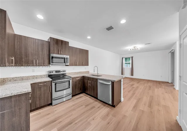 Photo 1 of Townhouse for sale at 1426 Se 24th Terrace, Homestead, FL 33035 | MLS# A12080553 | Listing updated on 2026-09-14