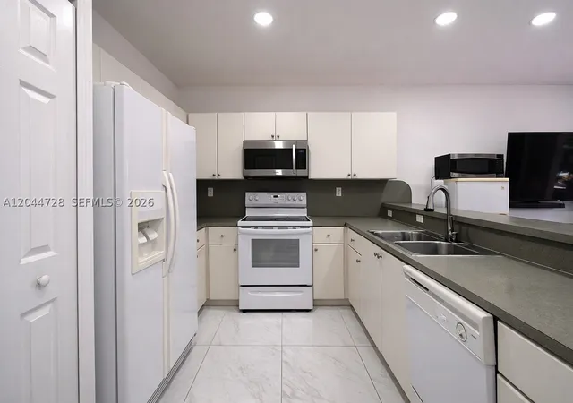 Photo 3 of Townhouse for sale at 9133 Sw 152nd Path, Miami, FL 33196 | MLS# A12044728 | Listing updated on 2026-09-08