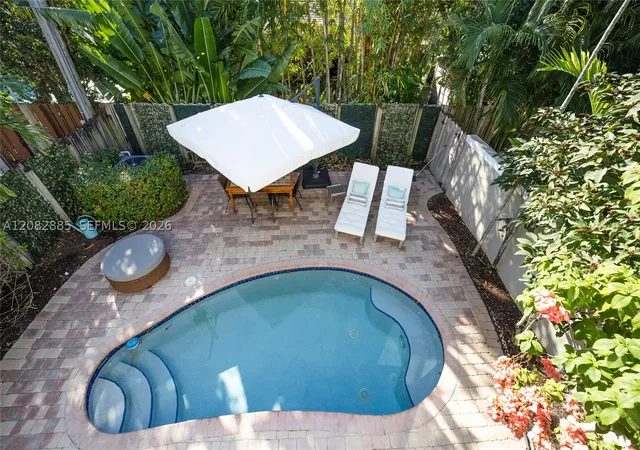 Photo 3 of Townhouse for sale at 2656 Ne 30th Place, Fort Lauderdale, FL 33306 | MLS# A12082885 | Listing updated on 2026-09-16