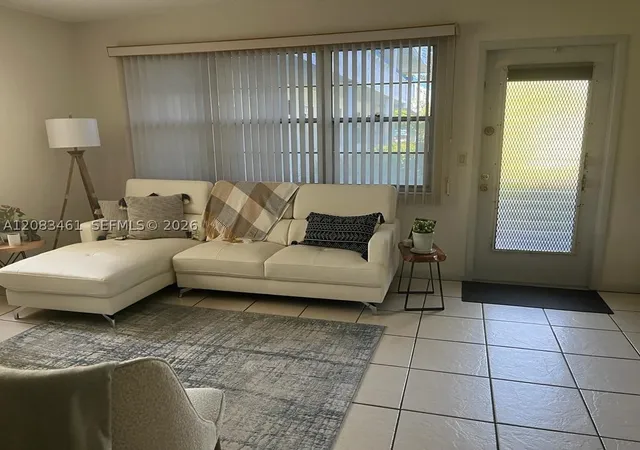 Listing Photo 4 - Condo for sale in building located at 288 N Tilford, Deerfield Beach, FL 33442 - Unit #288