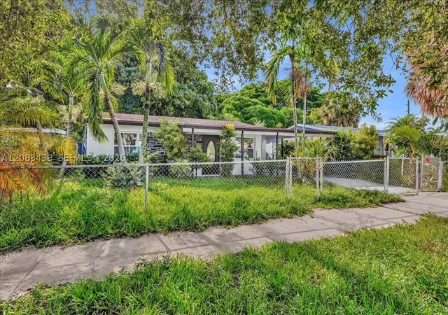 Photo 2 of Single family home for sale at 535 Nw 23rd Avenue, Fort Lauderdale, FL 33311 | MLS# A12083438 | Listing updated on 2026-09-12