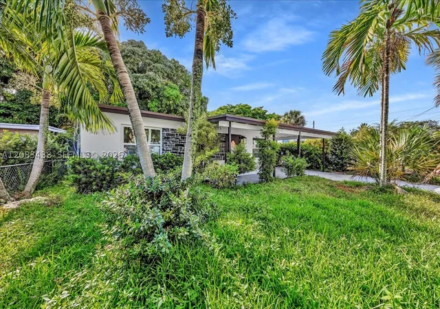 Photo 3 of Single family home for sale at 535 Nw 23rd Avenue, Fort Lauderdale, FL 33311 | MLS# A12083438 | Listing updated on 2026-09-12