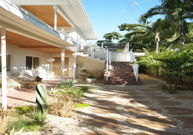 Photo 3 of House for sale at 2904 N Ocean Blvd, Fort Lauderdale, FL 33308 | MLS# A12083513 | Listing updated on 2026-09-10