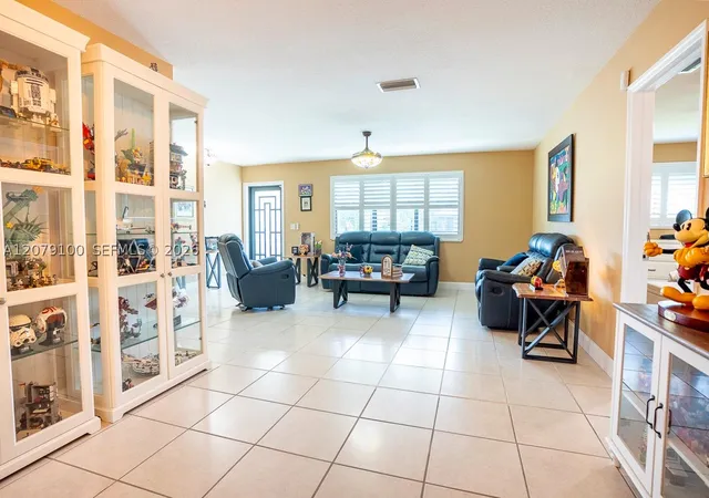 Photo 4 of Single family home for sale at 4301 Adams St, Hollywood, FL 33021 | MLS# A12079100 | Listing updated on 2026-09-14