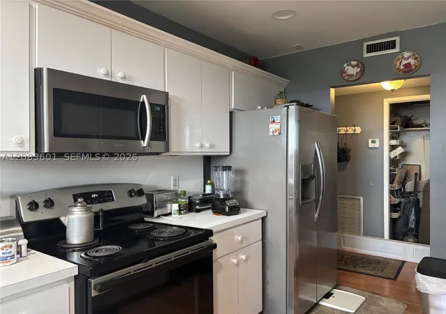 Photo 1 of Condo for sale at 3800 Hillcrest Dr #1011, Hollywood, FL 33021 | MLS# A12083601 | Listing updated on 2026-09-04
