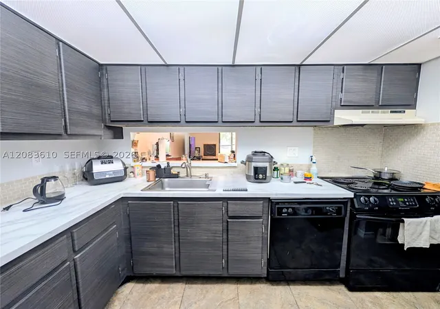 Photo 4 of Condo for sale at 8075 SW 107th Avenue #123, Miami, FL 33173 | MLS# A12083610 | Listing updated on 2026-09-08