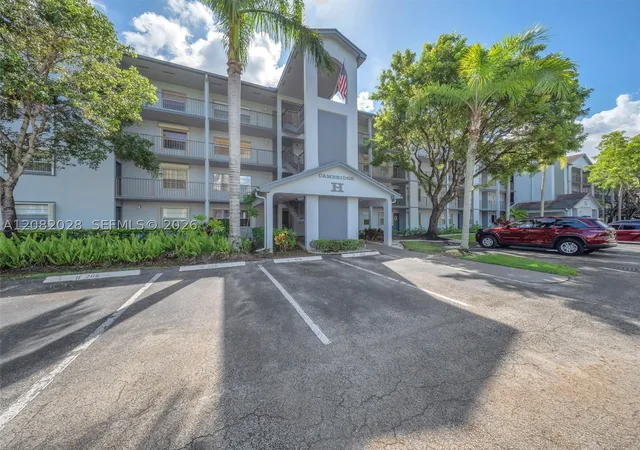 Photo 2 of Condo for sale at 1401 Sw 128th Terrace #304H, Pembroke Pines, FL 33027 | MLS# A12082028 | Listing updated on 2026-09-14