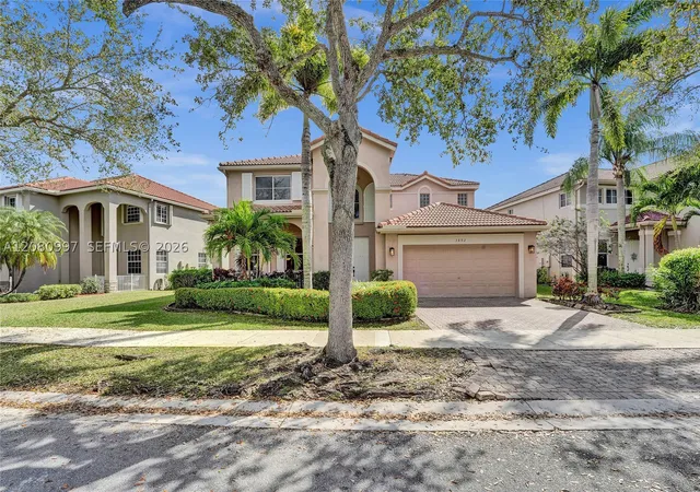 Photo 2 of Single family home for sale at 3892 Falcon Ridge Cir, Weston, FL 33331 | MLS# A12080997 | Listing updated on 2026-09-16