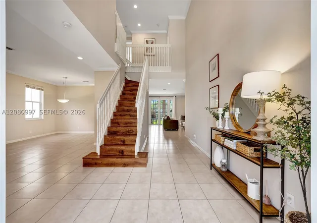 Photo 3 of Single family home for sale at 3892 Falcon Ridge Cir, Weston, FL 33331 | MLS# A12080997 | Listing updated on 2026-09-16