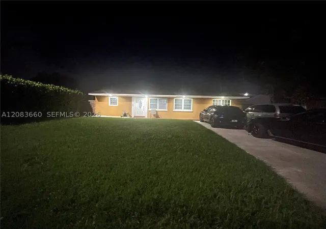 Photo 2 of Single family home for sale at 2917 Ne 13th Avenue, Pompano Beach, FL 33064 | MLS# A12083660 | Listing updated on 2026-09-14