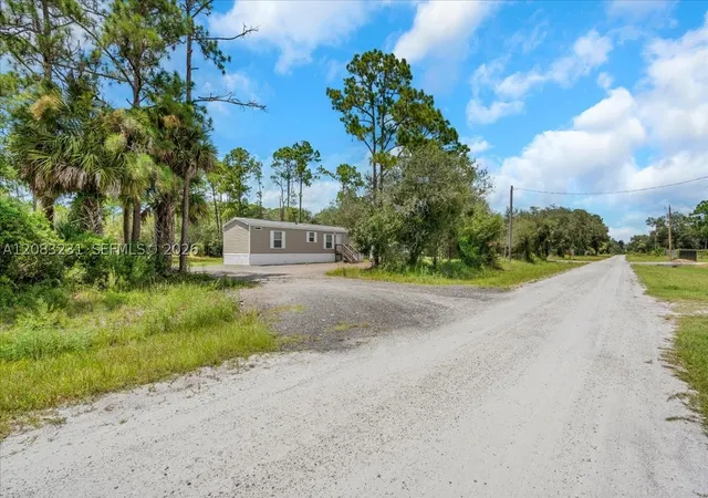 Photo 1 of Manufactured home for sale at 470 S Jinete St, Clewiston, FL 33440 | MLS# A12083231 | Listing updated on 2026-09-04