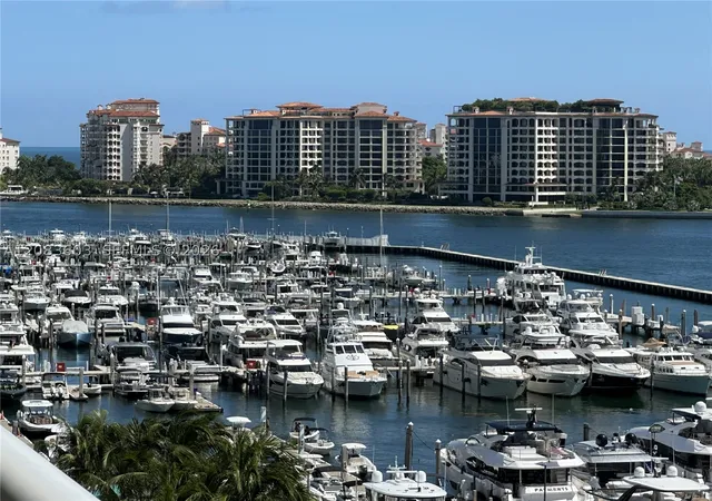 Photo 4 of Condo for sale at 400 Alton Rd #901, Miami Beach, FL 33139 | MLS# A12083603 | Listing updated on 2026-09-10