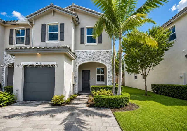 Photo 2 of Townhouse for sale at 1100 Se 26th Terrace, Homestead, FL 33035 | MLS# A12083659 | Listing updated on 2026-09-10