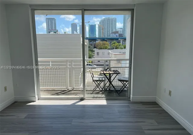 450 SW 3rd Street #15