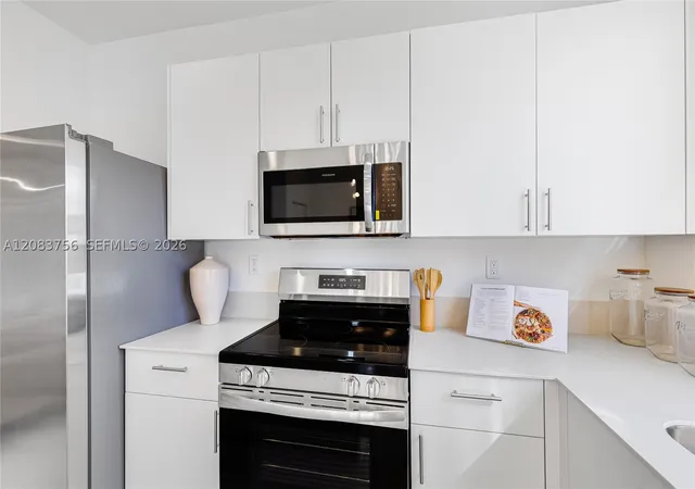 Photo 4 of Townhouse for sale at 35707 SW 179 Court, Miami, FL 33034 | MLS# A12083756 | Listing updated on 2026-09-10