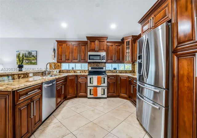 Photo 2 of Single family home for sale at 1387 Sw 181st Avenue, Pembroke Pines, FL 33029 | MLS# A12083686 | Listing updated on 2026-09-12