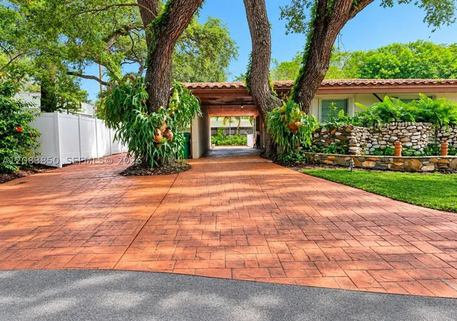 Photo 3 of Sale Pending at 2161 Ne 190th Terrace, Miami, FL 33179 | MLS# A12083850 | Listing updated on 2026-09-23