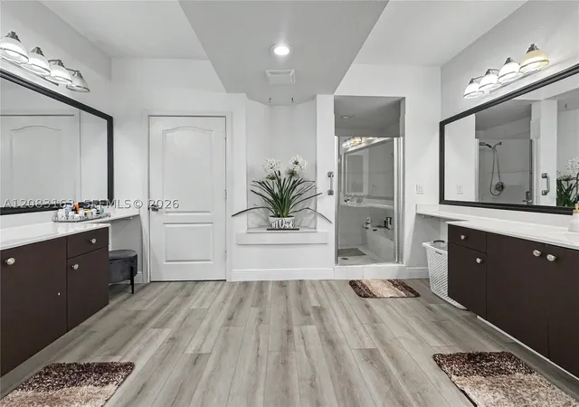 Listing Photo 4 - Condo for sale in building located at 10700 Nw 66Th St, Miami, FL 33178 - Unit #513
