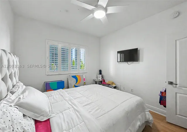 Listing Photo 5 - Condo for sale in building located at 10700 Nw 66Th St, Miami, FL 33178 - Unit #513