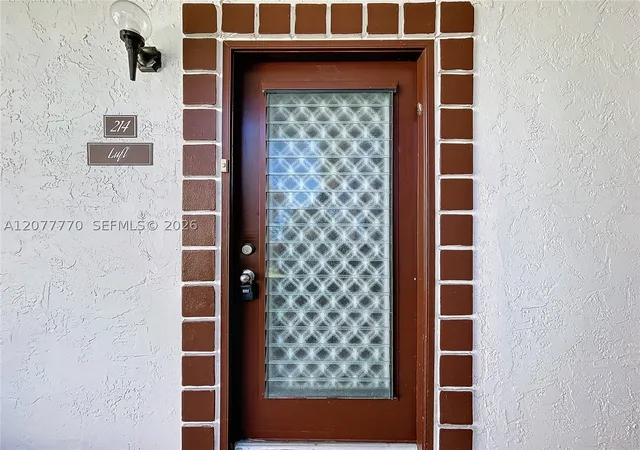 Listing Photo 4 - Condo for sale in building located at 15451 Pembridge Dr, Delray Beach, FL 33484 - Unit #214