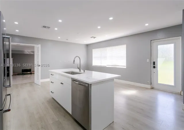 Photo 3 of Single family home for sale at 1725 Nw 10th Avenue, Fort Lauderdale, FL 33311 | MLS# A12073136 | Listing updated on 2026-09-04
