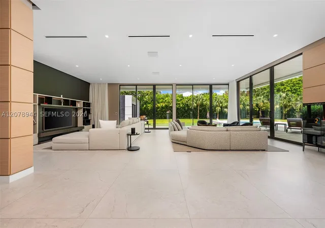 Photo 4 of Single family home for sale at 9860 NE 5th Avenue Rd, Miami Shores, FL 33138 | MLS# A12078944 | Listing updated on 2026-09-04