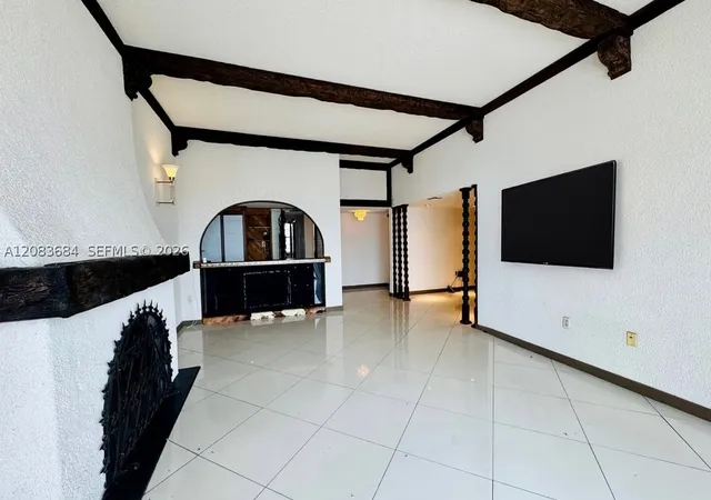 Listing Photo 4 - Condo for sale in building located at 18071 Biscayne Blvd, Miami, FL 33160 - Unit #PH03 & PH04