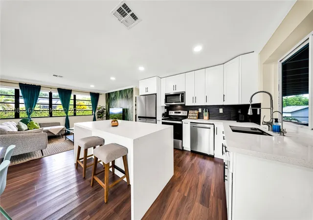 Photo 3 of Single family home for sale at 10275 SW 112th Street, Miami, FL 33176 | MLS# A12081567 | Listing updated on 2026-09-17
