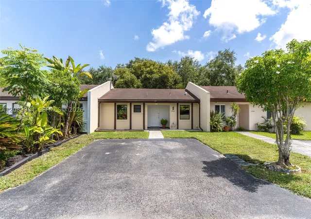 13962 SW 52 Lane