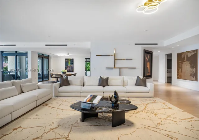 Listing Photo 5 - Condo for sale in building located at 7025 Fisher Island Dr, Fisher Island, FL 33109 - Unit #7025