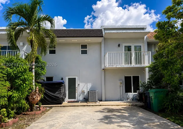 Photo 2 of Townhouse for sale at 11221 Sw 33rd Circle Pl, Miami, FL 33165 | MLS# A12073173 | Listing updated on 2026-09-05