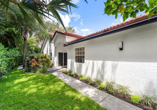 Photo 3 of Single family home for sale at 18425 Via Di Verona, Boca Raton, FL 33496 | MLS# A12079045 | Listing updated on 2026-09-17