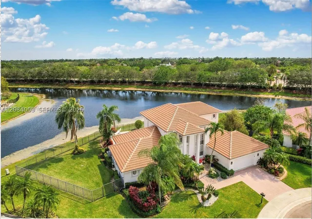 Photo 1 of Single family home for sale at 3249 Muirfield, Weston, FL 33332 | MLS# A12084003 | Listing updated on 2026-10-05