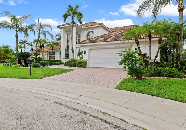 Photo 4 of Single family home for sale at 3249 Muirfield, Weston, FL 33332 | MLS# A12084003 | Listing updated on 2026-10-05