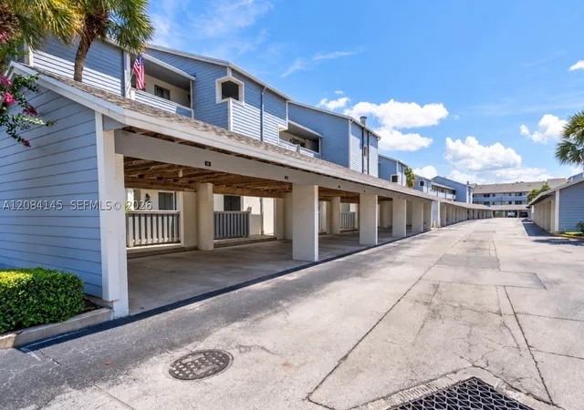 Listing Photo 4 - Condo for sale in building located at 4113 Fairview Vis Pt, Orlando, FL 32804 - Unit #107