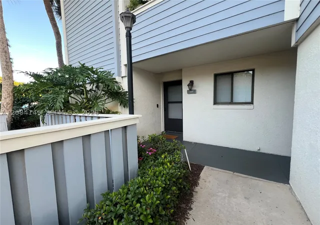Listing Photo 5 - Condo for sale in building located at 4113 Fairview Vis Pt, Orlando, FL 32804 - Unit #107