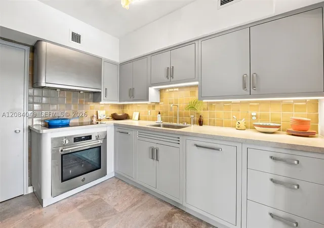 Photo 3 of Condo for sale at 16 Island Ave #4E, Miami Beach, FL 33139 | MLS# A12084049 | Listing updated on 2026-09-05