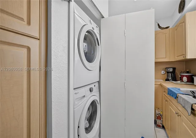Listing Photo 4 - Condo for sale in building located at 8351 NW 99th St, Hialeah Gardens, FL 33016 - Unit #C-5