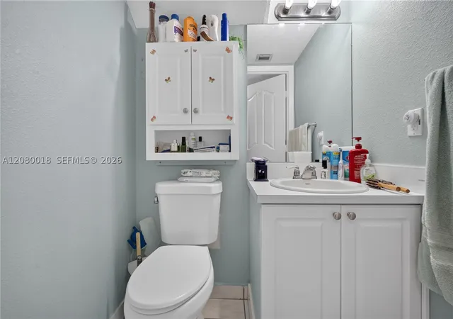 Listing Photo 5 - Condo for sale in building located at 8351 NW 99th St, Hialeah Gardens, FL 33016 - Unit #C-5