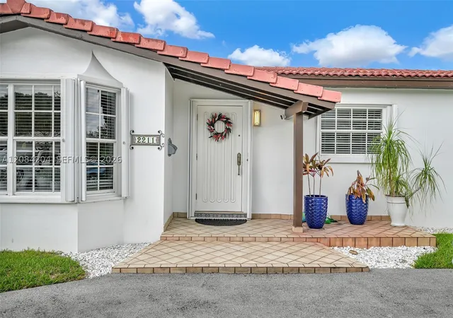 Photo 1 of Single family home for sale at 2211 Sw 98th Place, Miami, FL 33165 | MLS# A12084204 | Listing updated on 2026-09-05