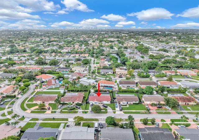 Photo 4 of Single family home for sale at 2211 SW 98th Place, Miami, FL 33165 | MLS# A12084204 | Listing updated on 2026-09-05