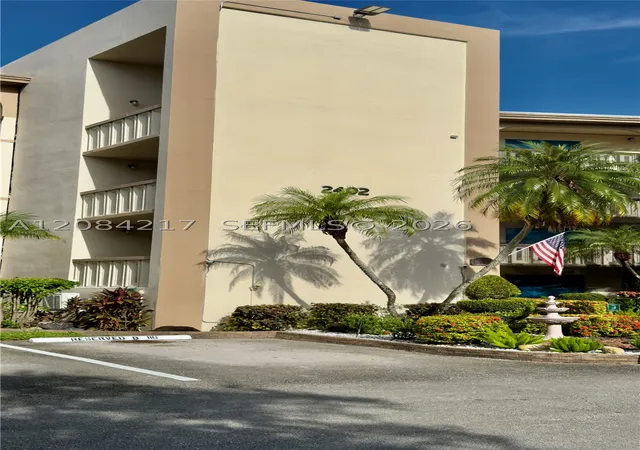 Listing Photo 1 - Condo for sale in building located at 2402 Antigua Cir, Coconut Creek, FL 33066 - Unit #G1